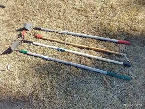 lot 602 image: Garden Tools - Hoe, Picks, Edger