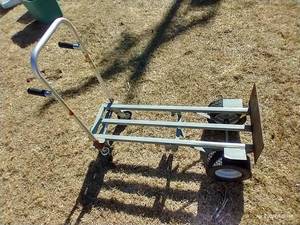 lot 604 image: 2 Or 4-Wheel Convertible Hand Cart