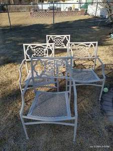lot 613 image: 4 Nice Metal PatioGarden Chairs