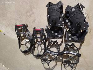 lot 653 image: Metal Cleats