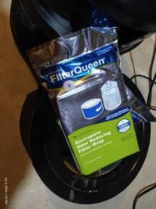 lot 690 image: Filter Queen Defender Air Purifier