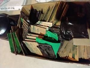 lot 695 image: Dispoz-A-Scoop Lot