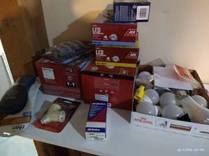 lot 706 image: Light Bulb Lot - Mostly LED