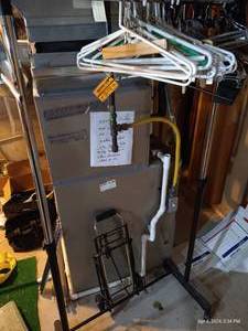 lot 707 image: Wilsons Leather Luggage Cart & Rolling Clothes Rack