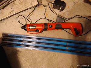 lot 715 image: Black & Decker Pivot Pilot Plus & Long Drill Bits