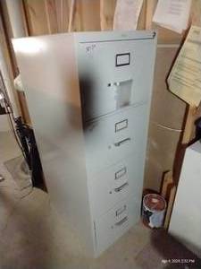 lot 720 image: HON Metal File Cabinet