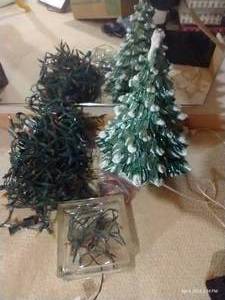 lot 734 image: Vintage Glass Christmas Tree & Lights