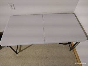 lot 765 image: 4 Lifetime Folding Table