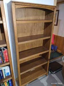 lot 780 image: Nice Wooden Book Shelf