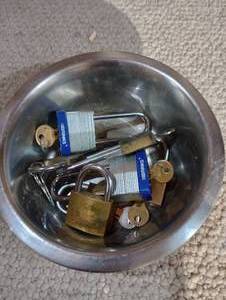 lot 781 image: Several Padlocks With Keys