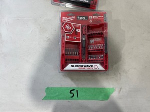 15PC MILWAUKEE BLACK OXIDE DRILL BIT SET & 25 PC IMPACT DRIVER BIT SET