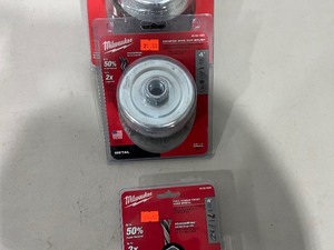 MILWAUKEE 5 & 4 CRIMPED WIRE CUP BRUSH & 4 WIREWHEEL