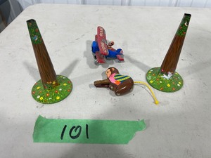 TIN TOYS