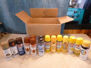 lot 4 image: 32 Cans of Spray Paint