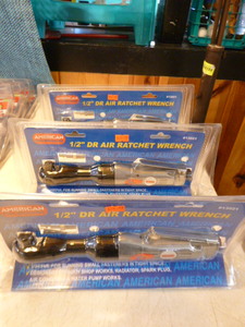 lot 25 image: 3 American Tool Exchange 12 Drive Air Ratchet Wrenches