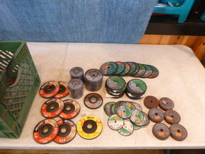 lot 39 image: Cutting Wheels