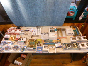 lot 63 image: Bathroom Items