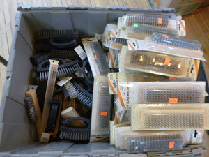 lot 71 image: Tote of Wire Brushes