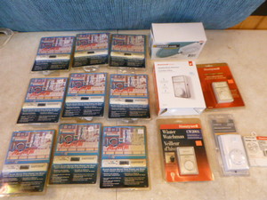 lot 81 image: Thermostat Items