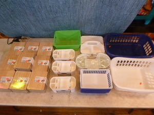 lot 105 image: Beauty Organizers