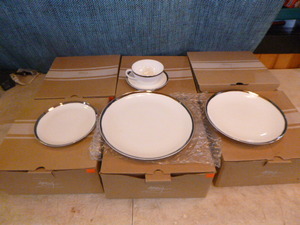 lot 106 image: 6 Michael Aram Place Settings