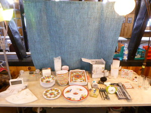 lot 181 image: Kitchen Items
