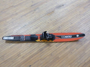 lot 184 image: Connelly Shortline Slalom Ski