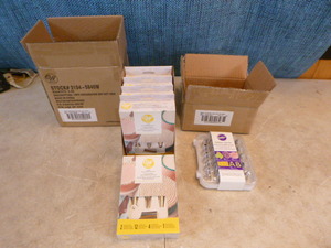 lot 224 image: Cake Decorating Tools