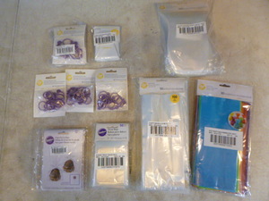 lot 233 image: Food Bags