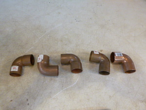lot 254 image: 5 Copper Fittings