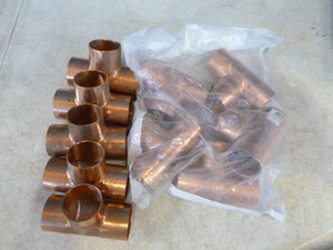 lot 257 image: 10 Copper Fittings
