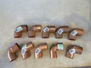 lot 261 image: 10 Copper Fittings