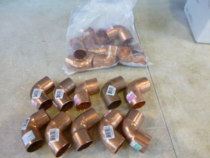 lot 266 image: 20 Copper Fittings