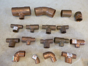 lot 275 image: 17 Copper Fittings
