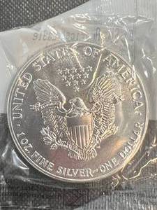 1988 AMERICAN SILVER EAGLE 1 TROY OZ .999 FINE SILVER UNC SEALED