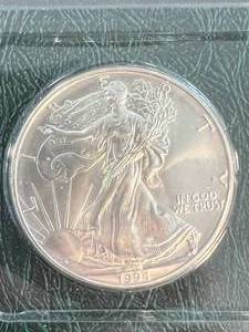 1994 AMERICAN SILVER EAGLE 1 TROY OZ .999 FINE SILVER UNC IN INFO. CASE