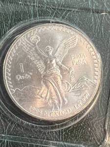 1994 UNC MEXICAN LIBERTAD 1 TROY OZ .999 FINE SILVER IN INFO. CASE