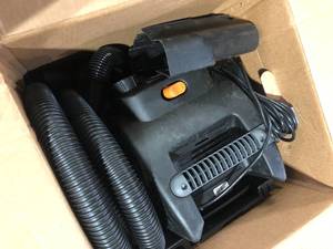 lot 36 image: RIDGID 5 Gallon 5.0 Peak HP Portable Wall-Mountable WetDry Shop Vacuum with Filter, Two Locking Hoses and Accessories  Customer Returns See Pictures