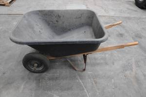 Union Tools 2-Wheel Wheelbarrow - Poly Tub