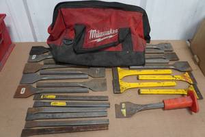 Milwaukee Tool Bag with Assorted Chisels