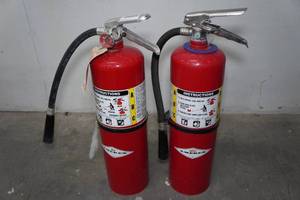 2 Large Fire Extuinguishers
