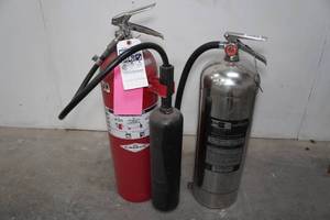 2 Large Fire Extuinguishers