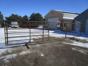 (1) (New) 24 Freestanding Cattle Panels 68 Tall w10 Swing Sorting Gate