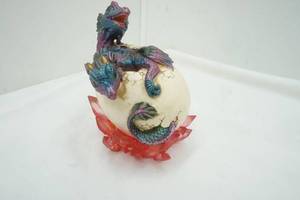 lot 3 image: Dragon Decor Newly Hatched Egg