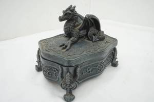 lot 9 image: Dragon Trinket Box Dark Blue