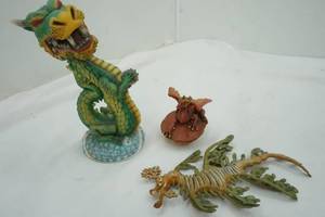 lot 17 image: Dragon Decor Bobble Head Dragon, small readorange Dragon Figure