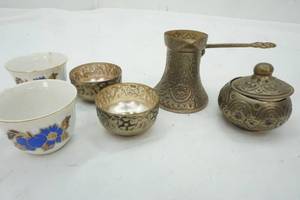 lot 39 image: Vintage Brass Tea Set
