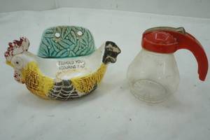 lot 42 image: Vintage Kitchenware Creamer & Rooster Soap Dish