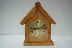 lot 68 image: Wood MantelTabletop Clock ( Battery Needed)