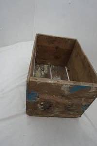 lot 107 image: Wood Crate